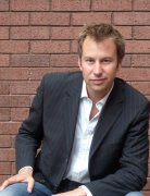 公關(guān)策劃公司：高誠公關(guān)全球總裁Jonathan Hughes調(diào)任香港