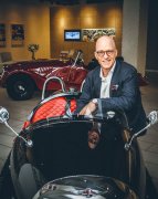 企業活動策劃：金寶：甲乙兩方老板演繹雙面人生